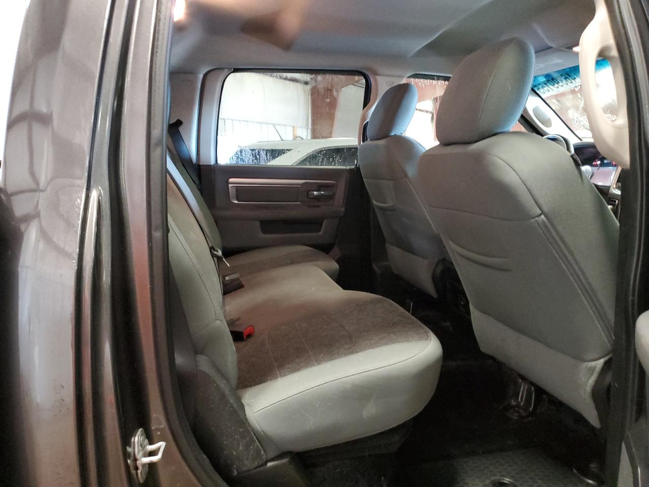 2015 RAM 1500 - Image 10