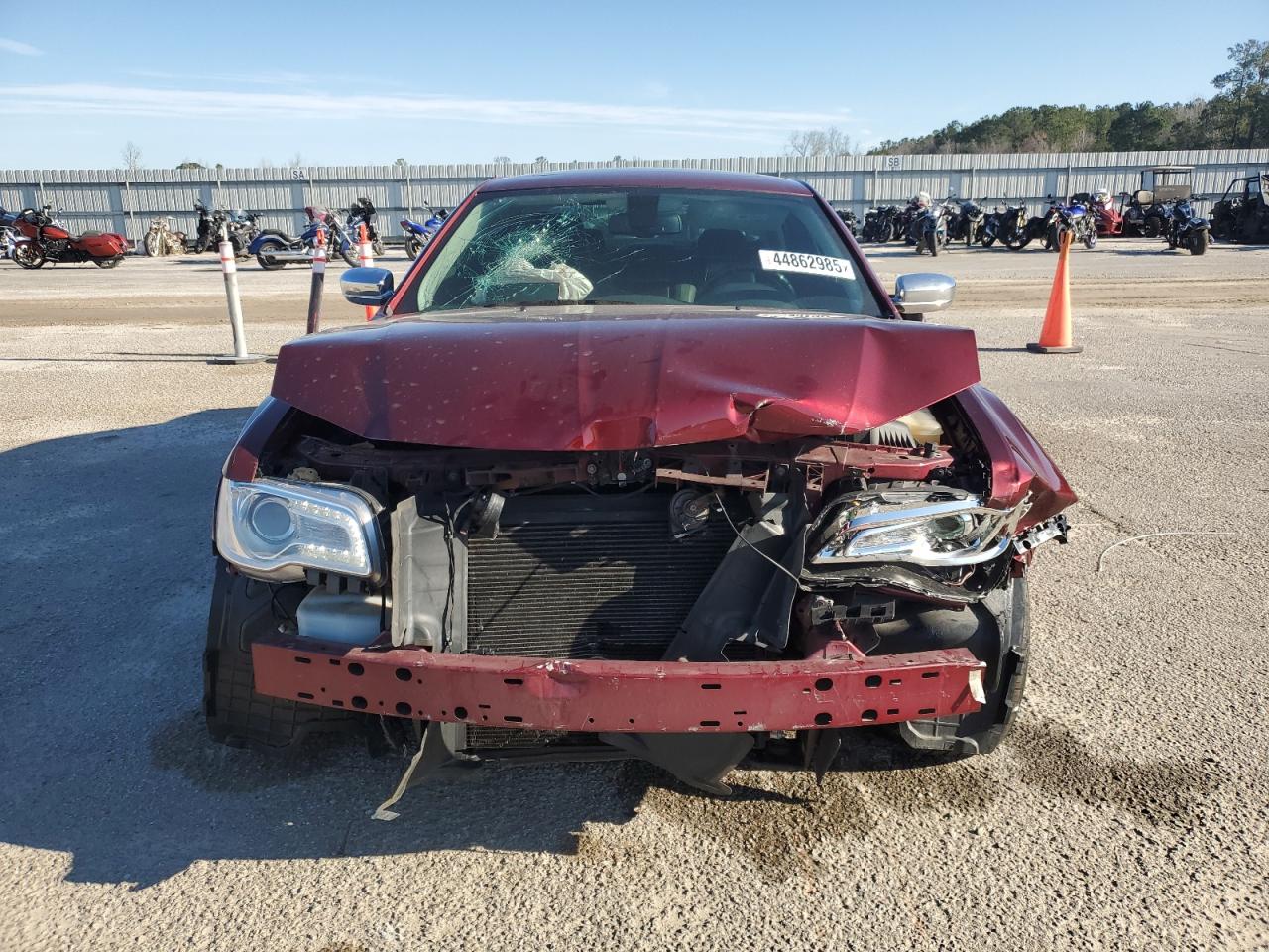 2019 Chrysler 300 - Image 5