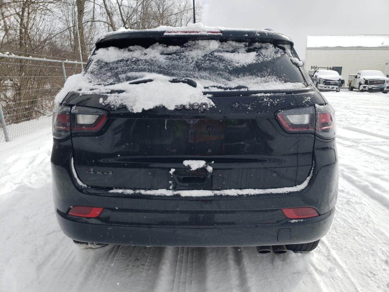 2022 Jeep Compass - Image 6