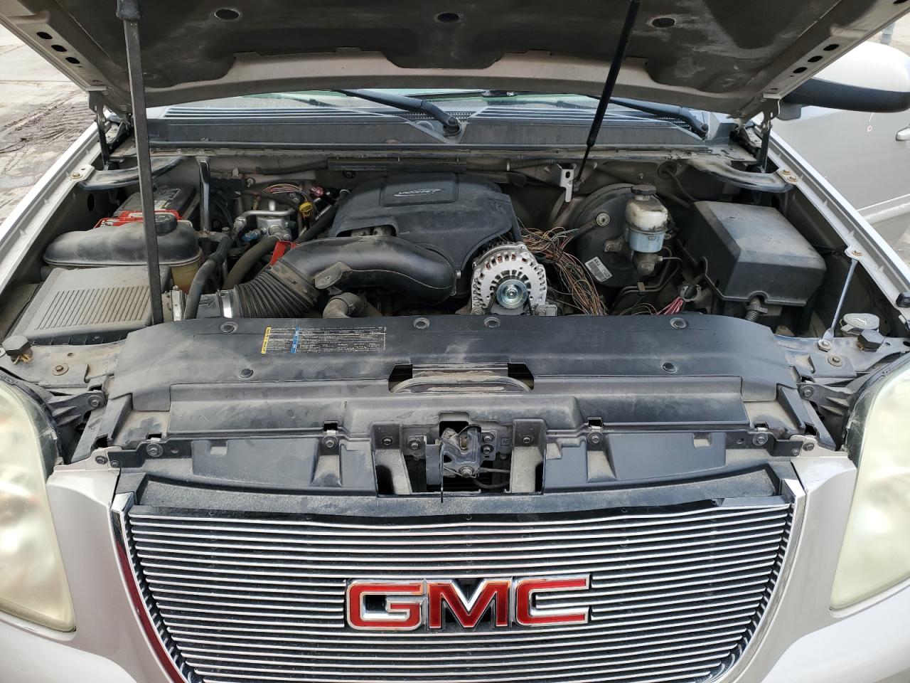 2007 GMC Yukon - Image 12