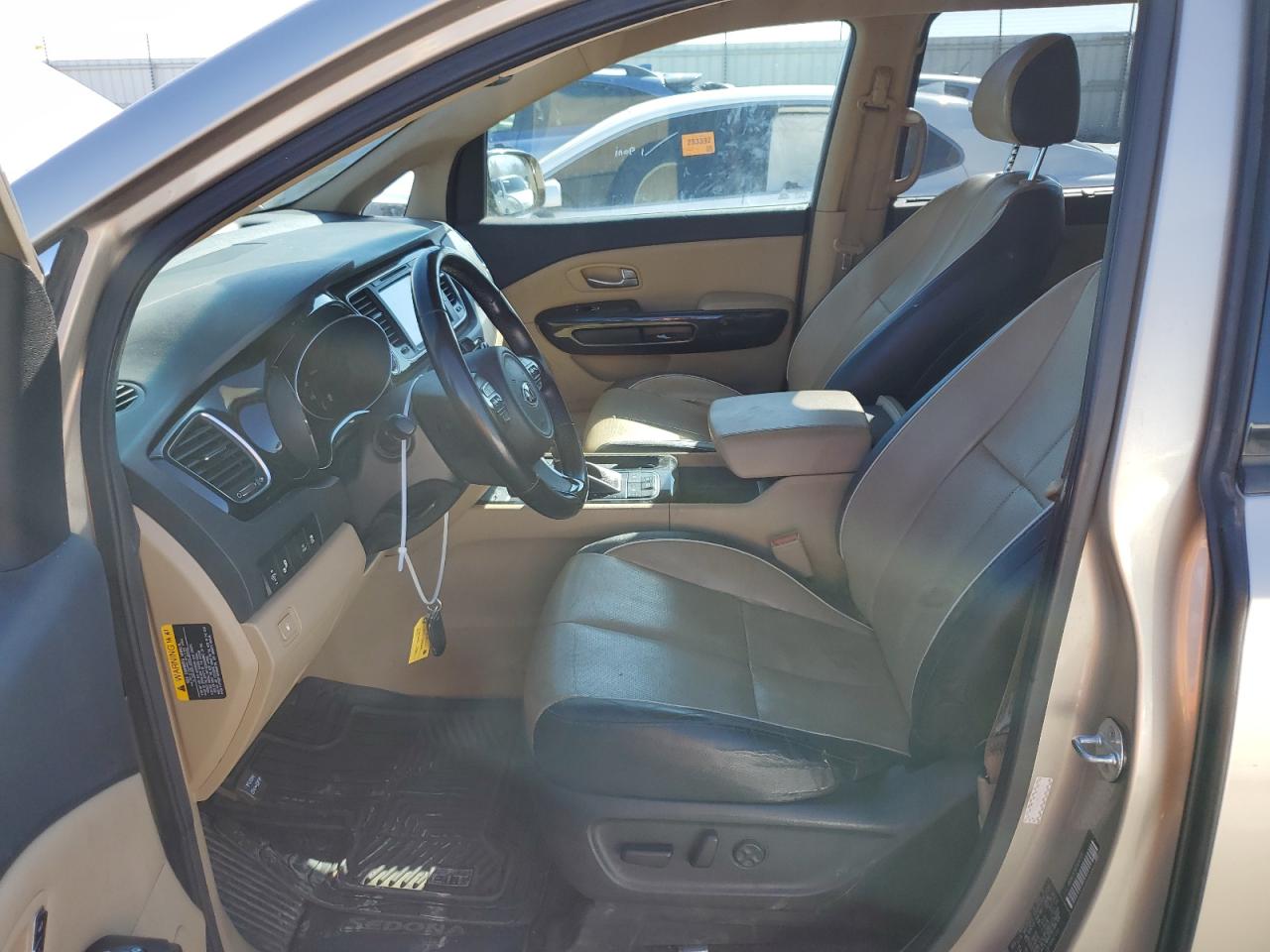 2015 Kia Sedona - Image 7