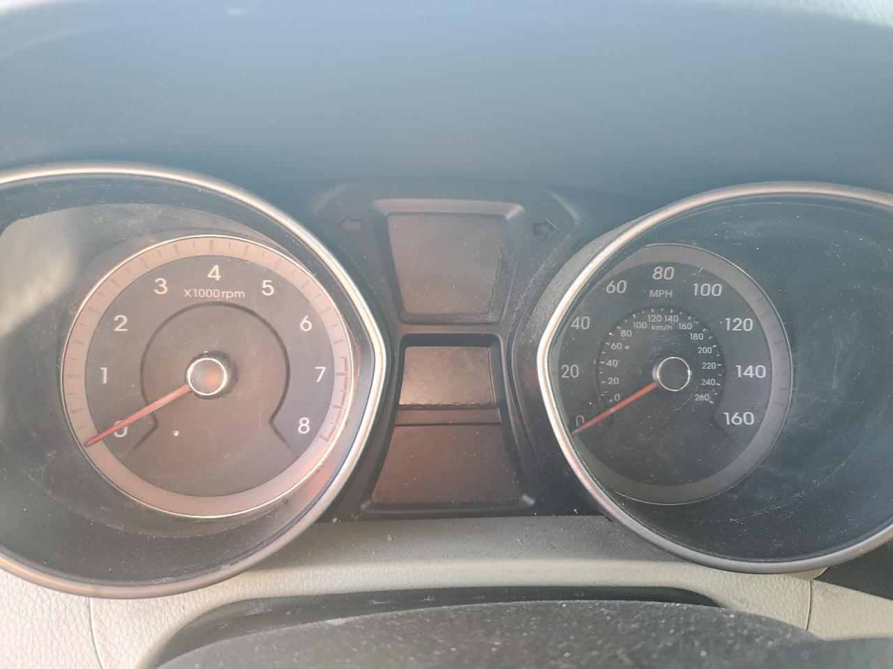 2013 Hyundai Elantra - Image 9