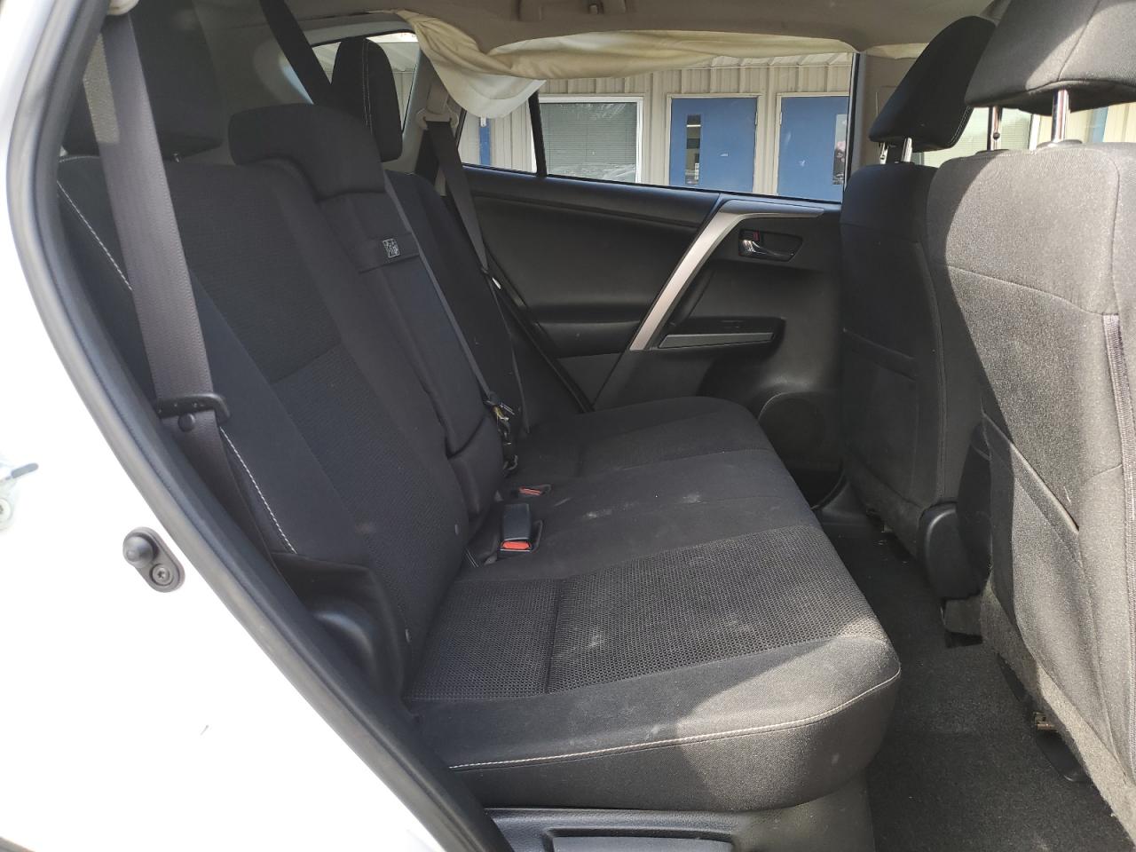 2016 Toyota RAV 4 - Image 11