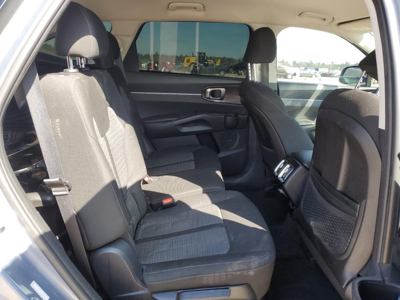 2021 Kia Sorento - Image 11