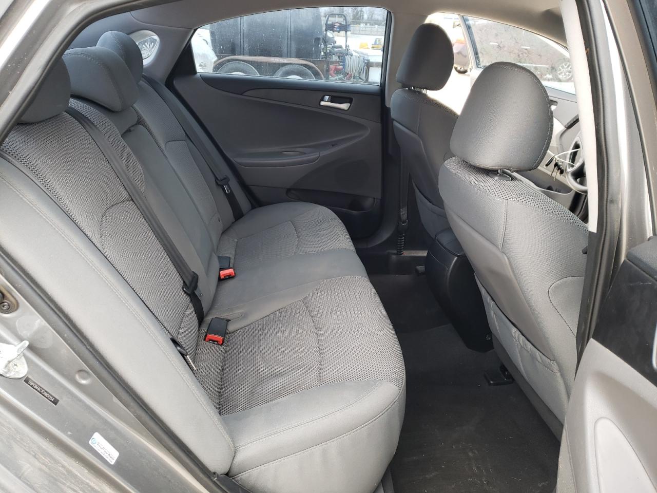 2014 Hyundai Sonata - Image 11