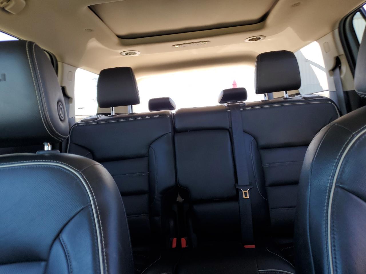 2017 GMC Acadia - Image 10
