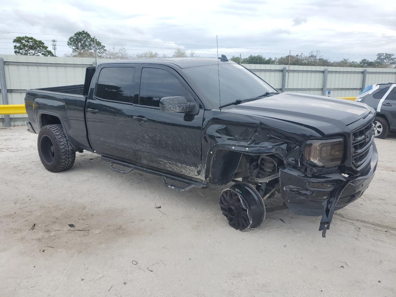 2016 GMC Sierra - Image 4