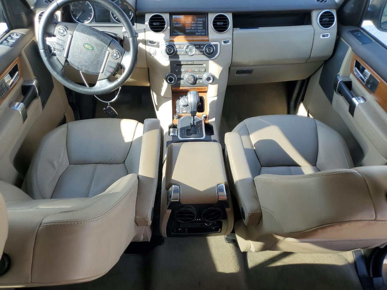 2010 Land Rover LR4 - Image 8