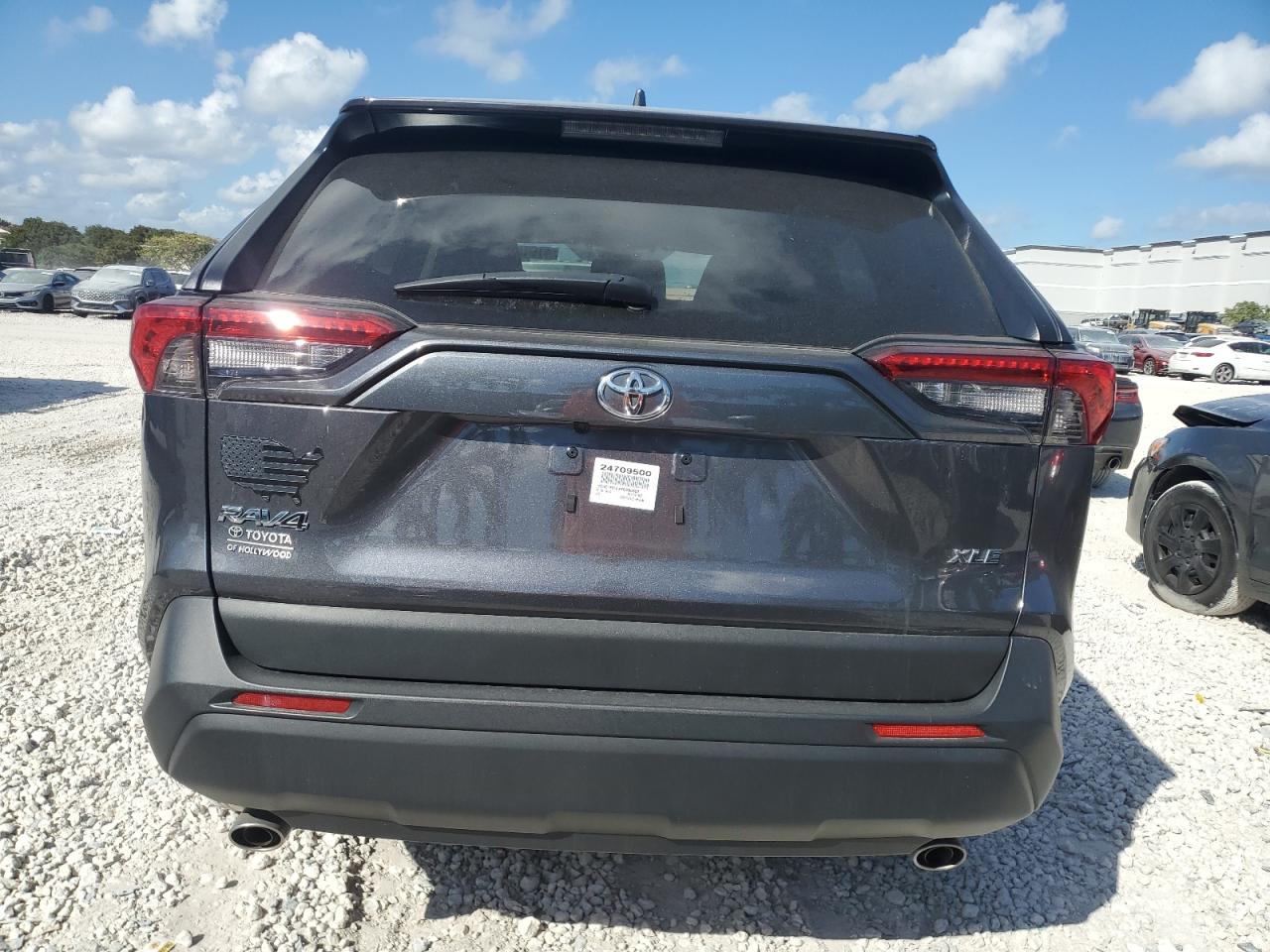 2024 Toyota RAV 4 - Image 6
