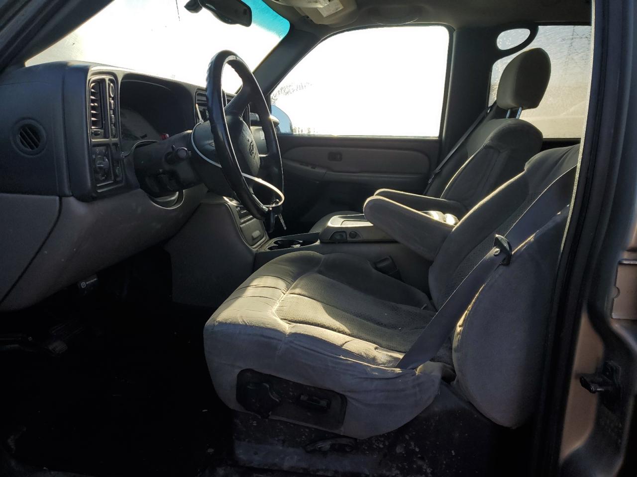 2001 Chevrolet Tahoe - Image 7