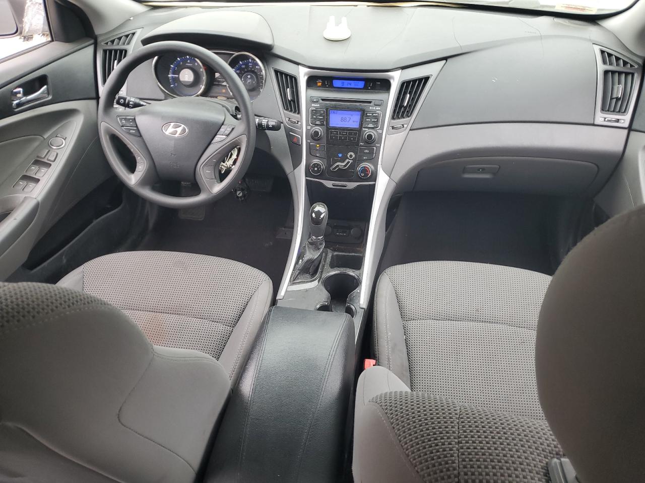 2011 Hyundai Sonata - Image 8