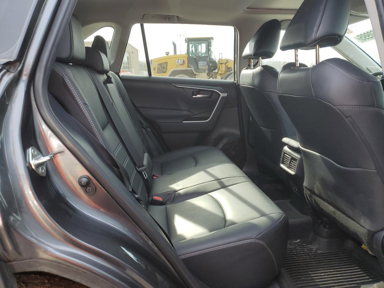 2020 Toyota RAV 4 - Image 12