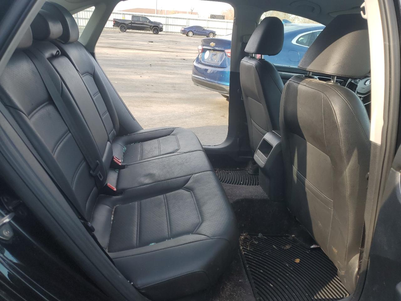 2018 Volkswagen Passat - Image 11