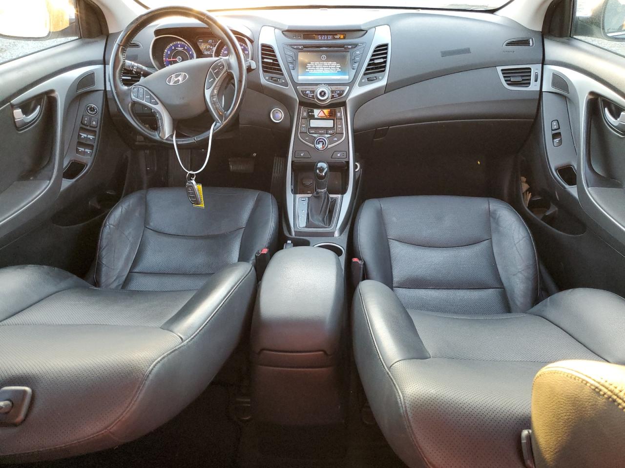 2014 Hyundai Elantra - Image 8