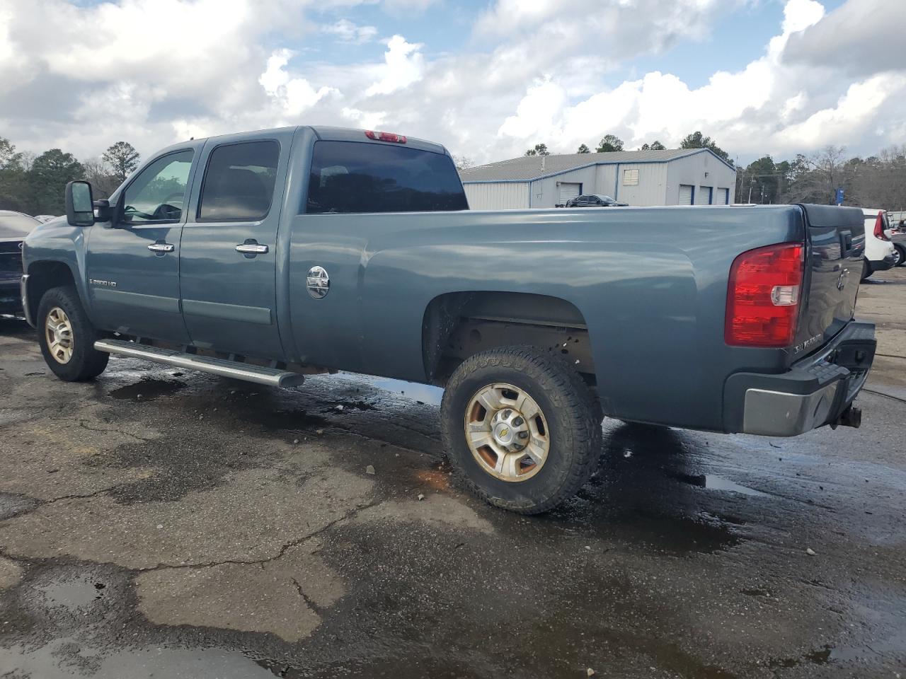 2008 Chevrolet Silverado - Image 2