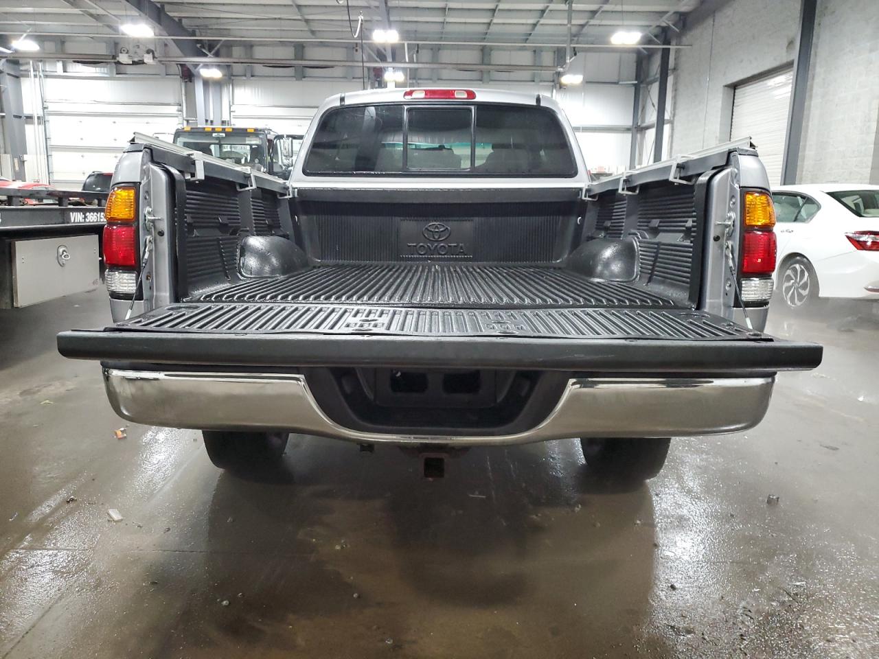 2002 Toyota Tundra - Image 6