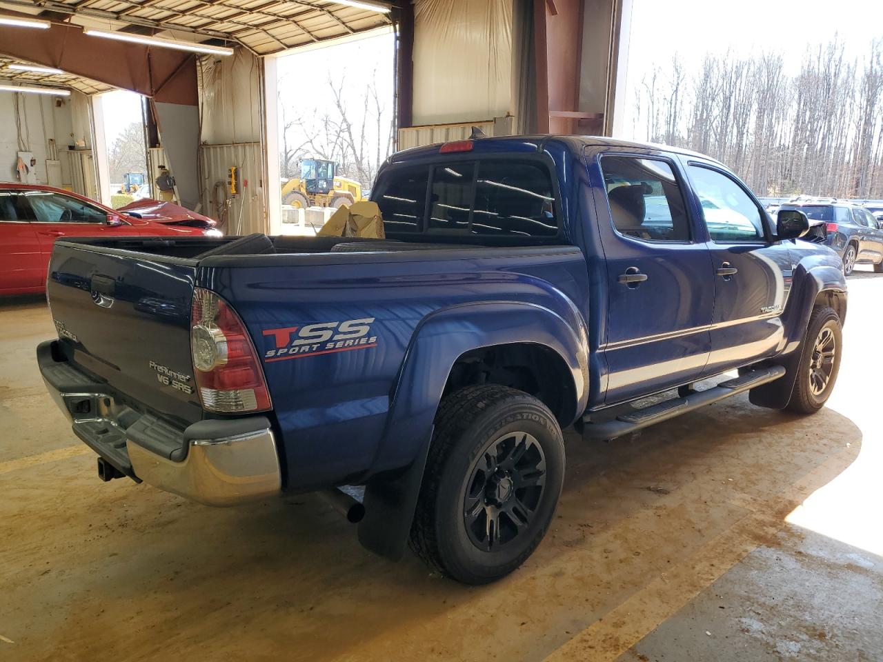 2015 Toyota Tacoma - Image 3