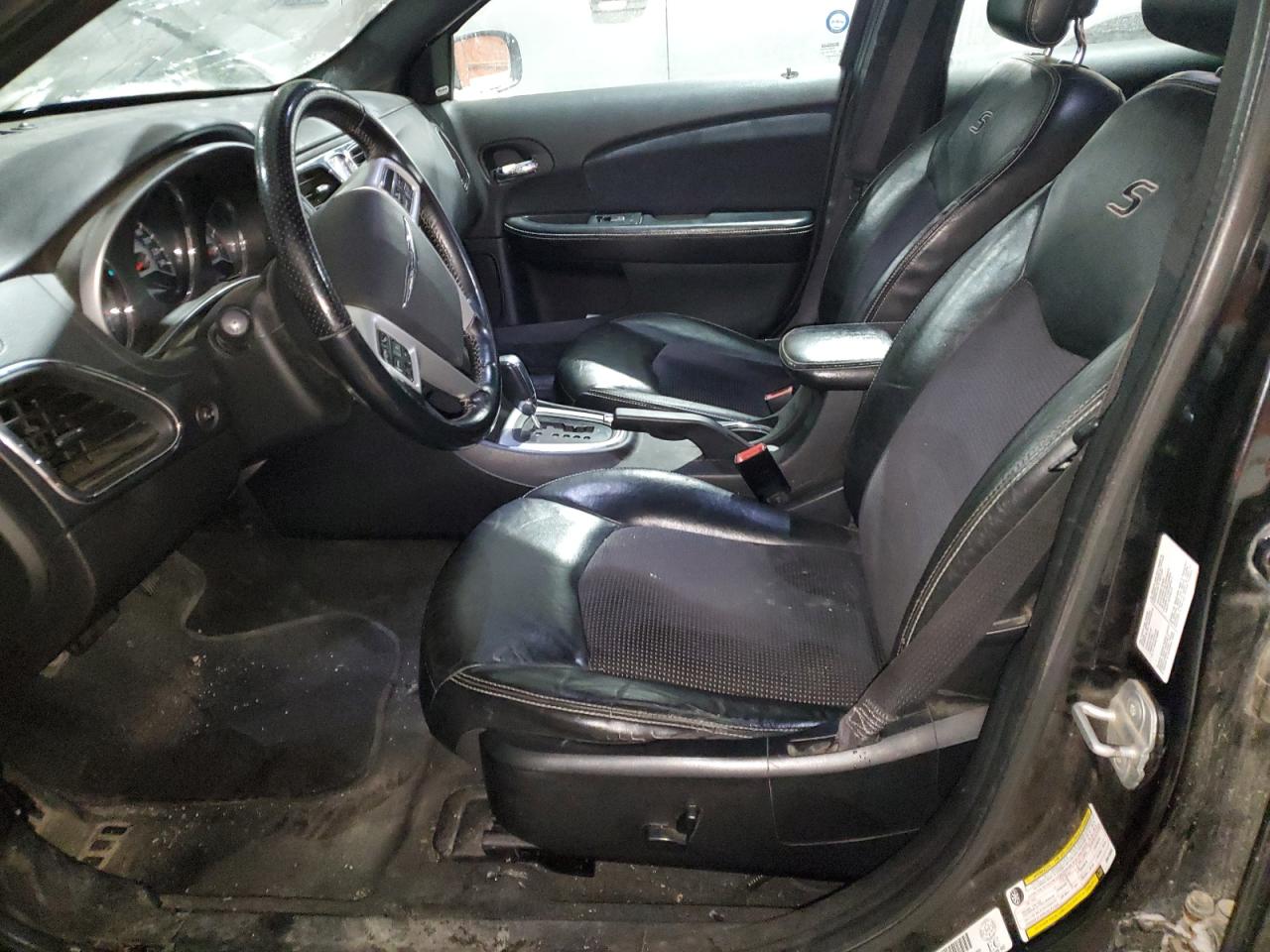 2011 Chrysler 200 - Image 7