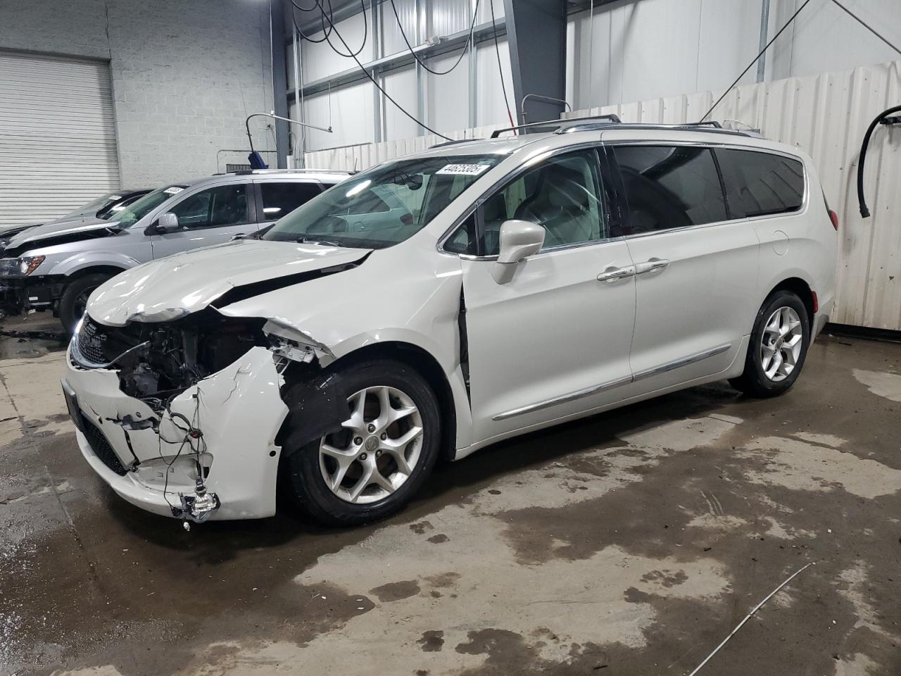 2017 Chrysler Pacifica - Image 1