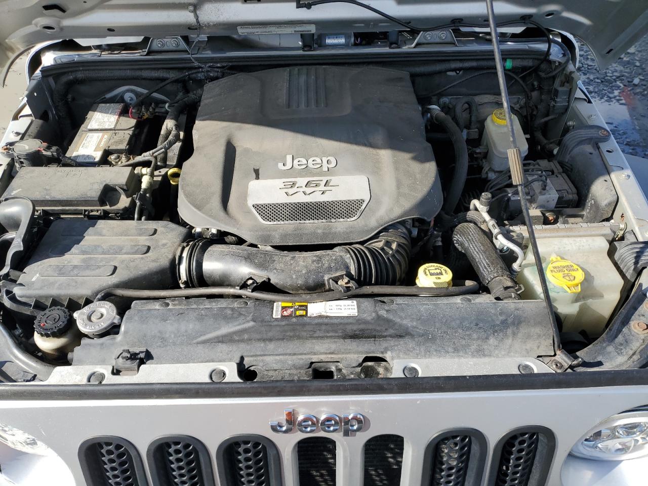 2012 Jeep Wrangler - Image 12