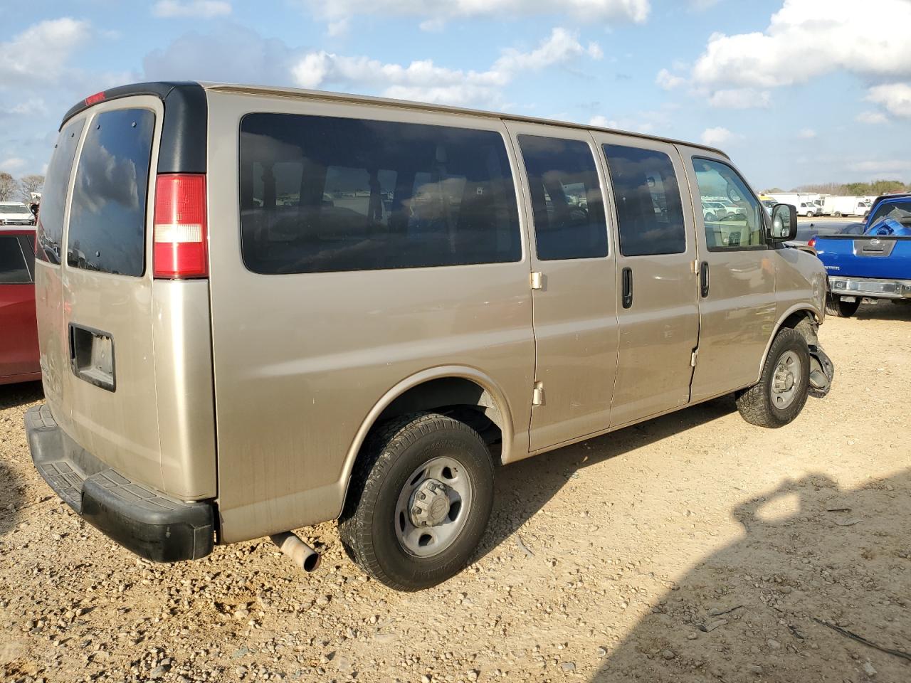 2007 Chevrolet Express - Image 3