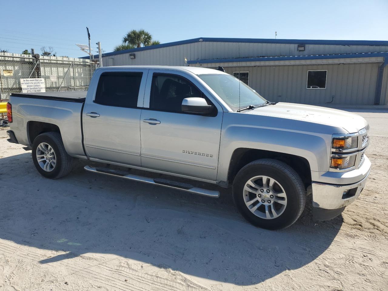2015 Chevrolet Silverado - Image 4