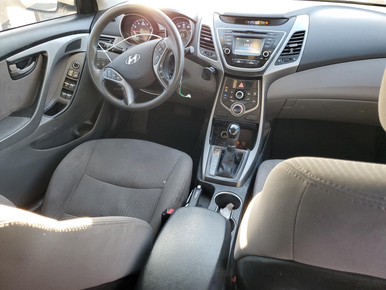 2015 Hyundai Elantra - Image 8