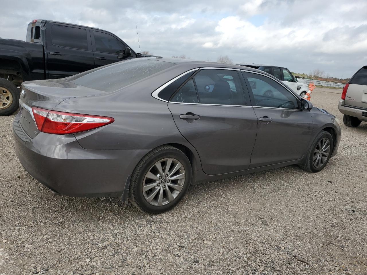 2016 Toyota Camry - Image 3