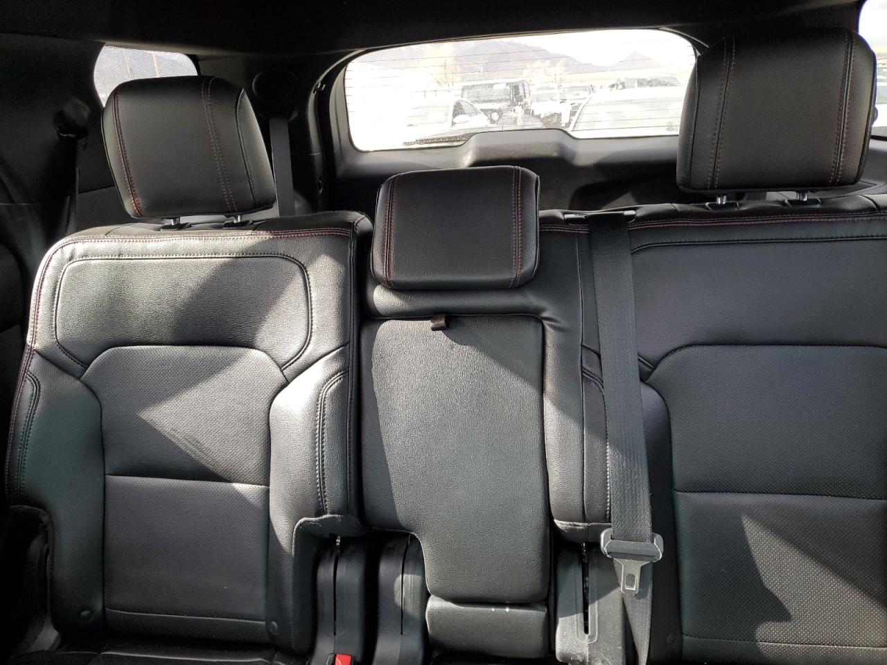 2016 Ford Explorer - Image 10
