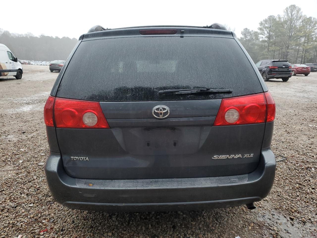 2009 Toyota Sienna - Image 6