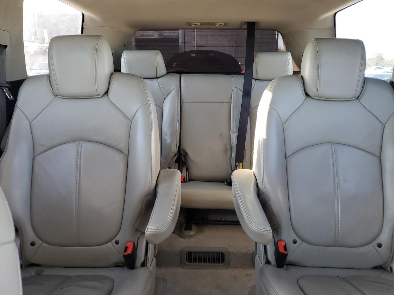 2008 GMC Acadia - Image 10