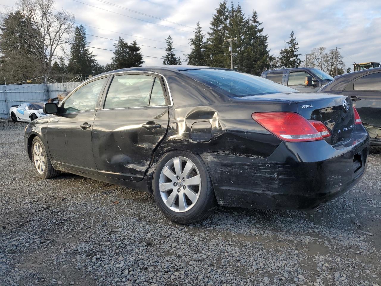 2006 Toyota Avalon - Image 2