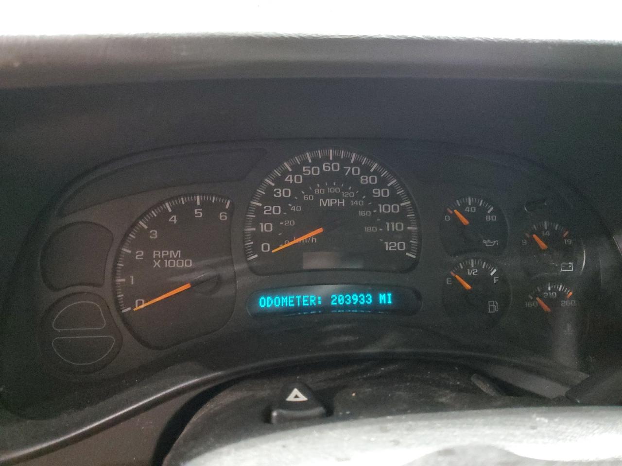 2005 Chevrolet Silverado - Image 9