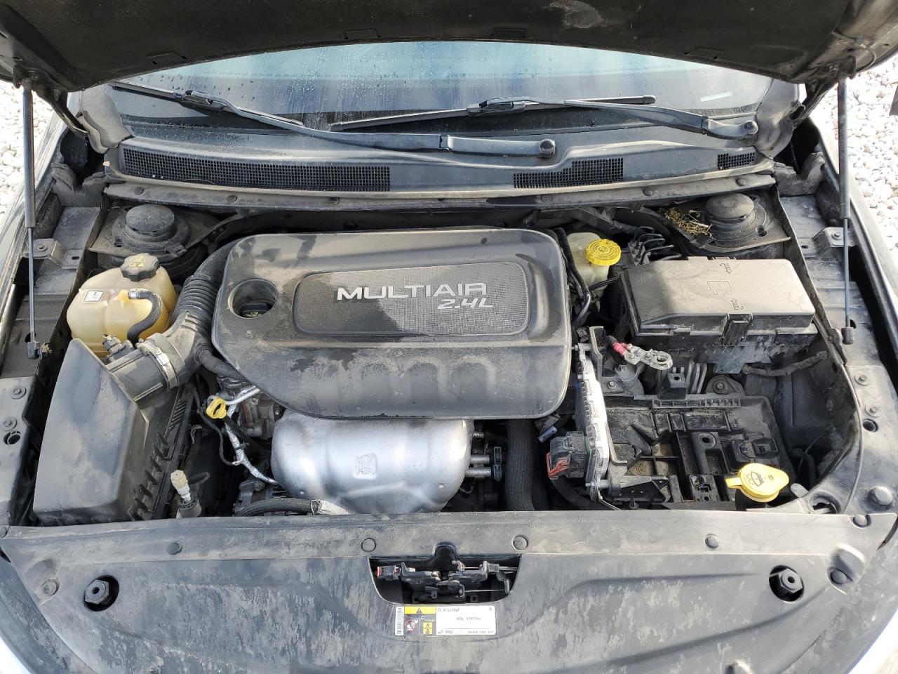 2016 Chrysler 200 - Image 12
