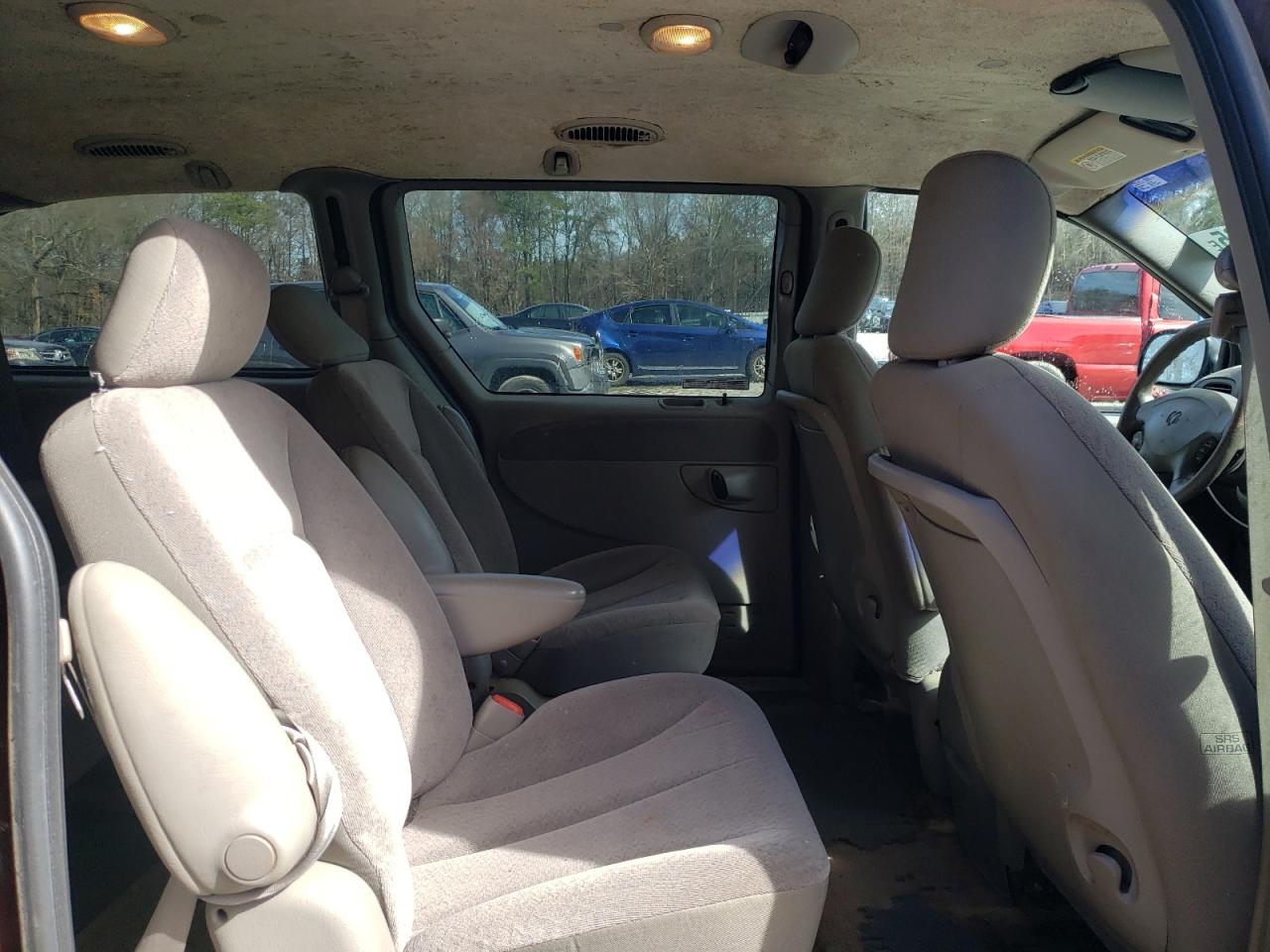 2001 Dodge Caravan - Image 11