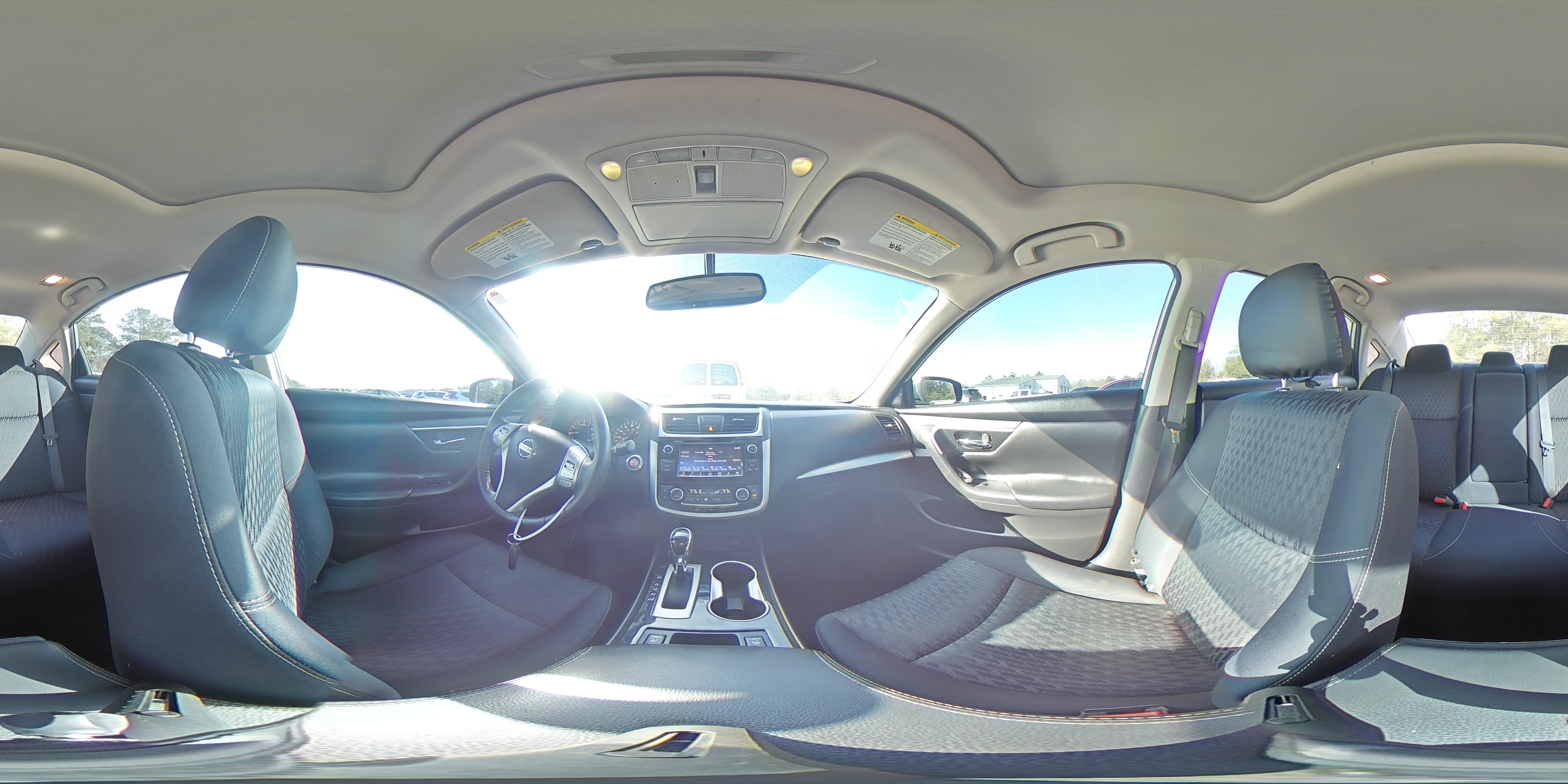 2018 Nissan Altima - Image 14