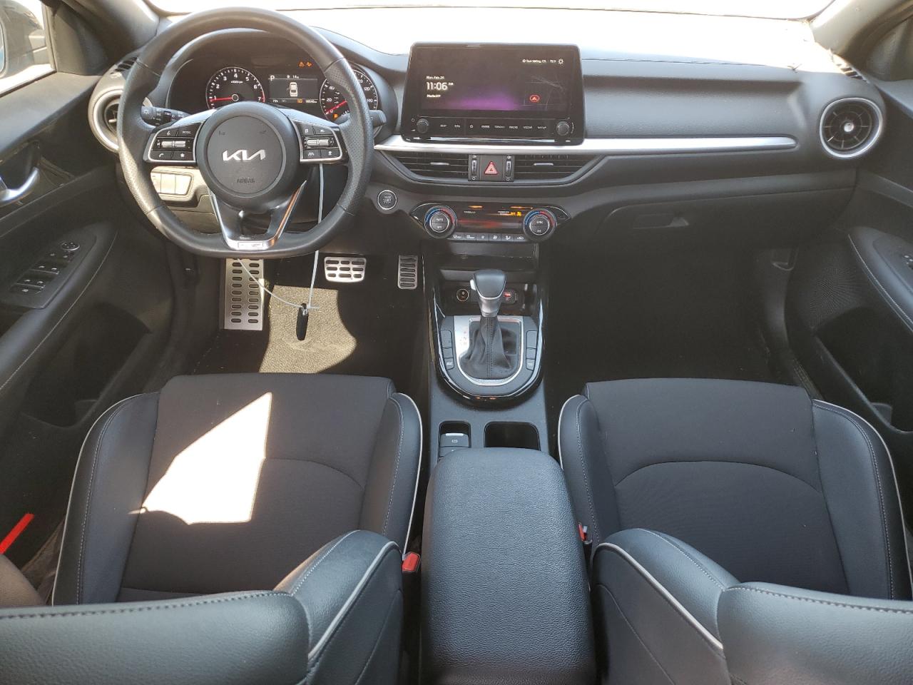 2024 Kia Forte Gt Line VIN: 3KPF54AD6RE737213 Lot: 45044295