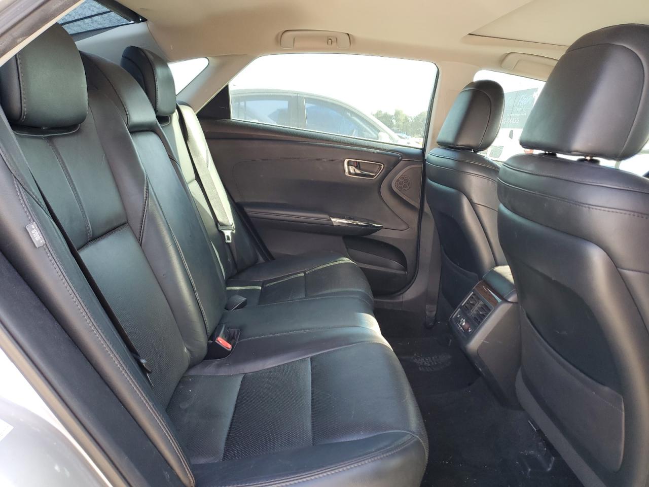 2013 Toyota Avalon - Image 10
