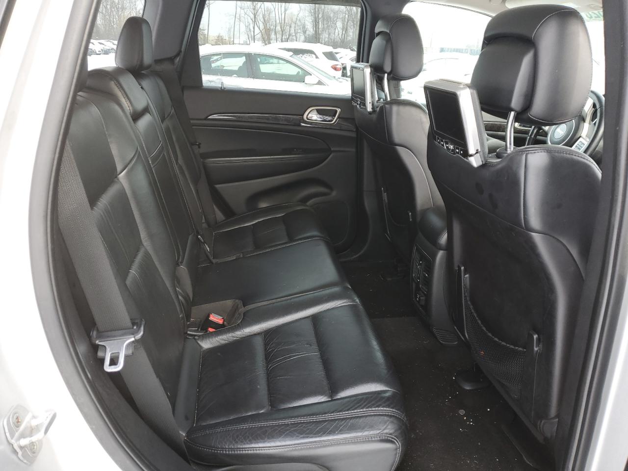 2011 Jeep Grand Cherokee - Image 11