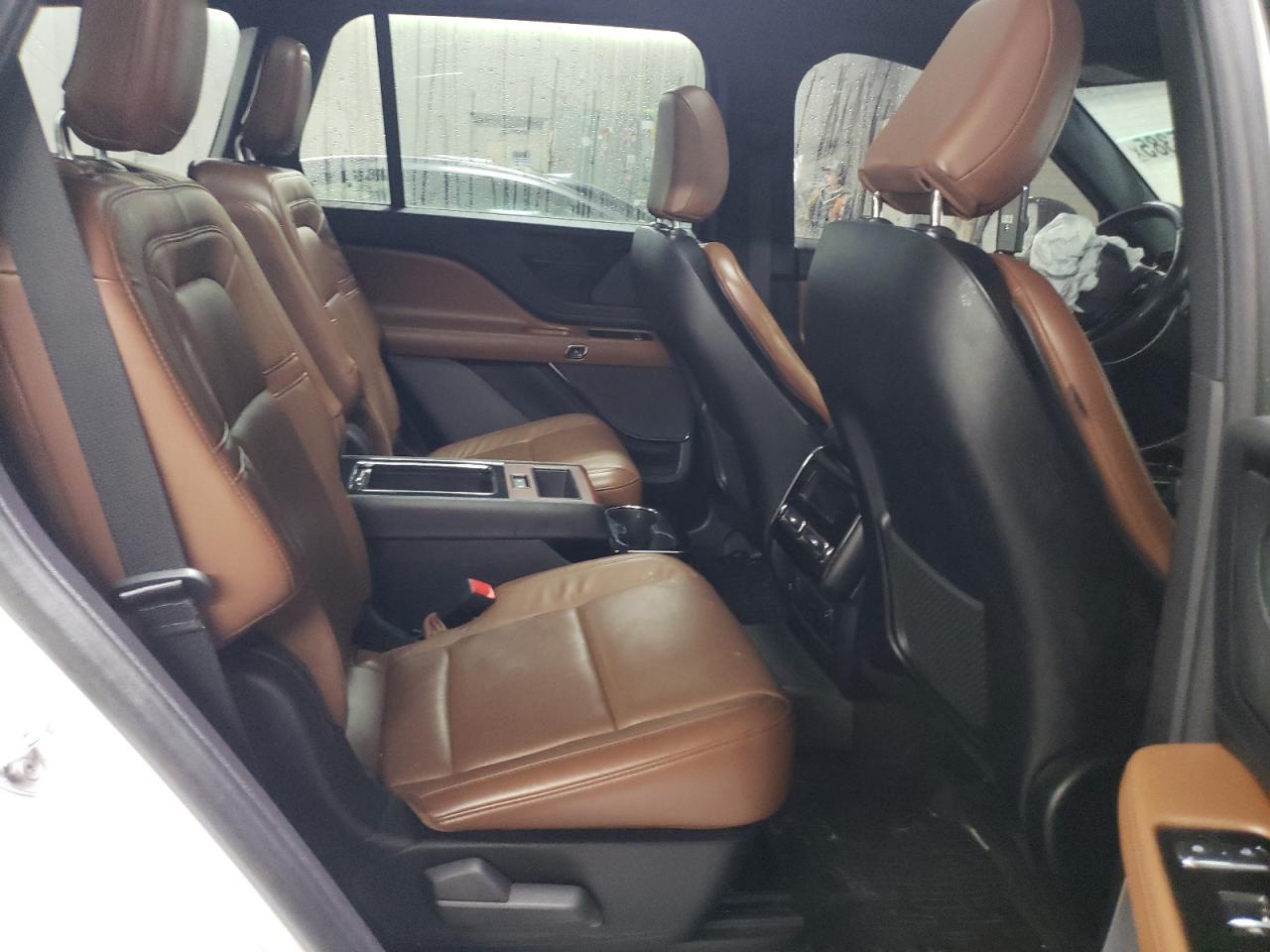 2021 Lincoln Aviator - Image 10