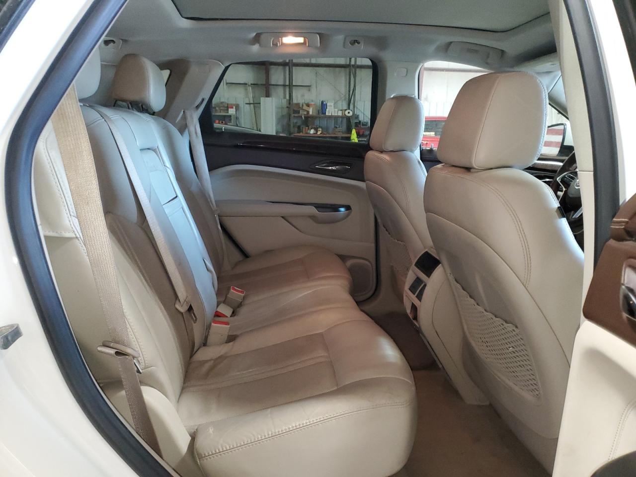 2015 Cadillac SRX - Image 11