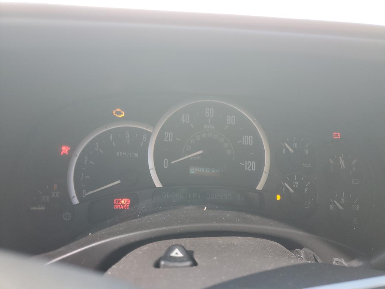 2004 Cadillac Escalade - Image 9