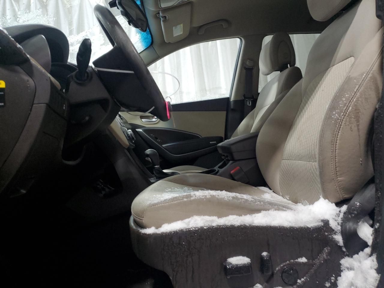 2017 Hyundai Santa Fe - Image 7