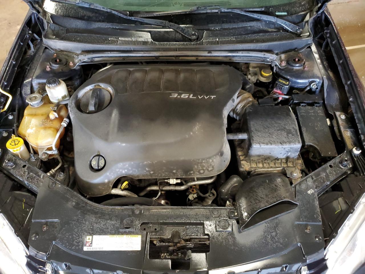 2012 Chrysler 200 - Image 11