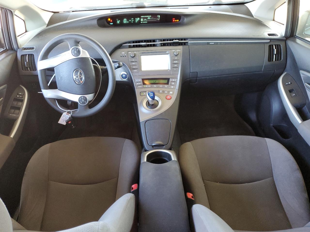 2013 Toyota Prius - Image 8