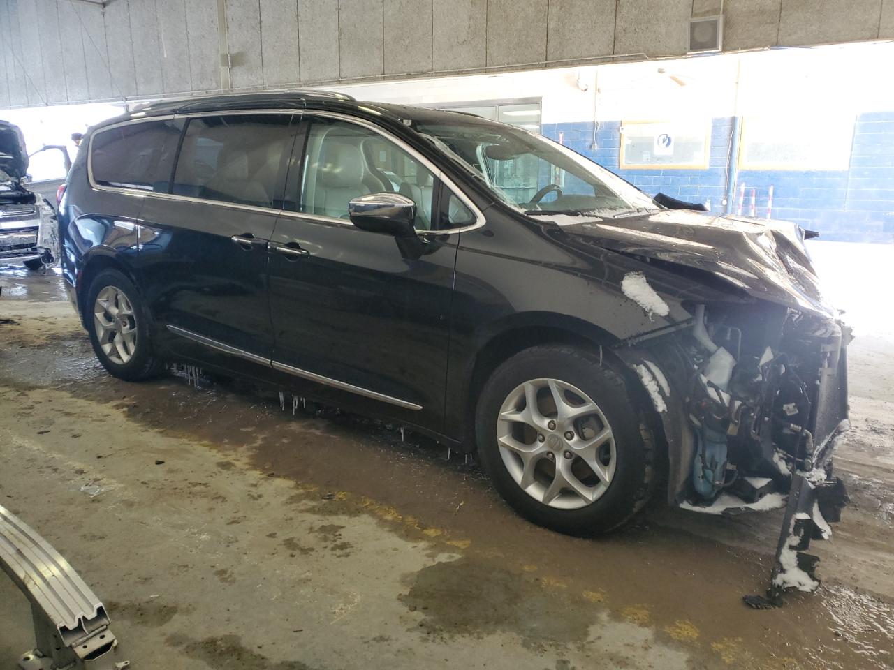 2019 Chrysler Pacifica - Image 4