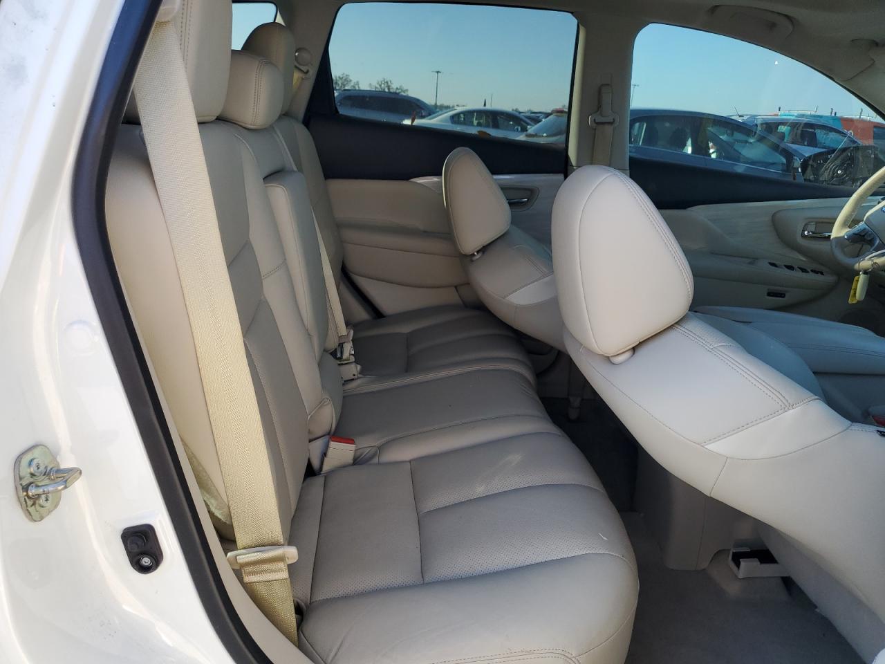 2015 Nissan Murano - Image 11