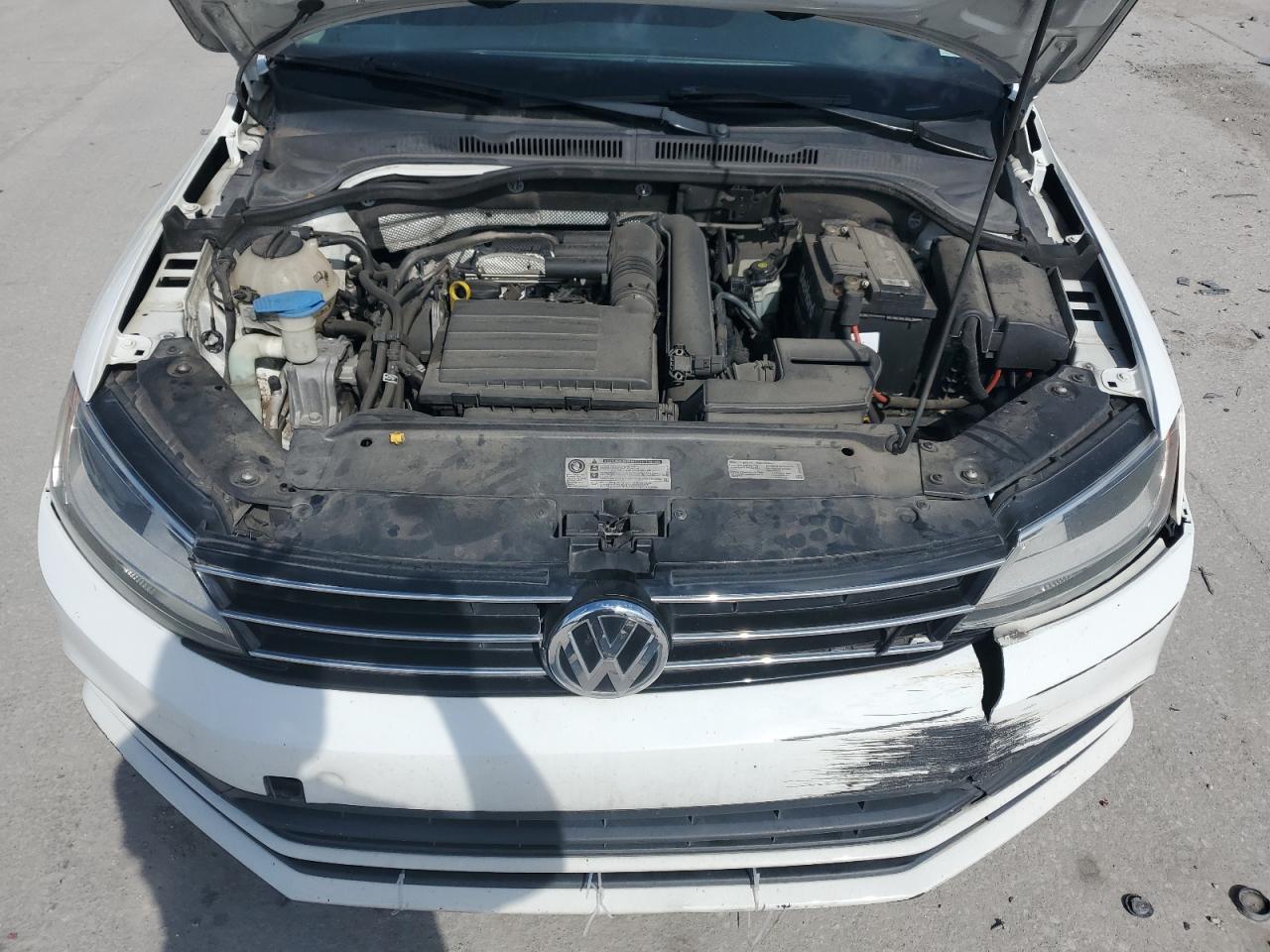 2016 Volkswagen Jetta - Image 11