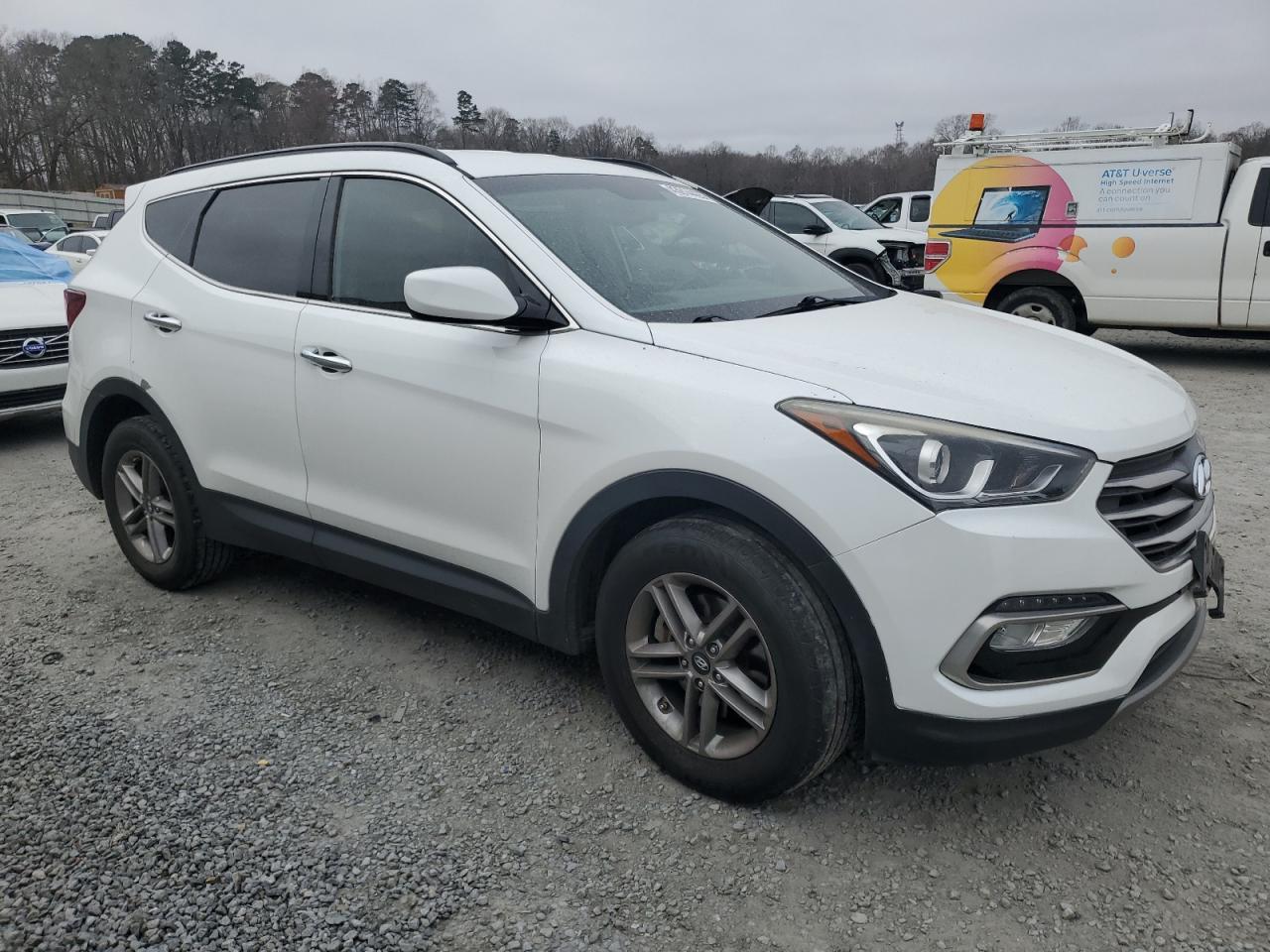 2017 Hyundai Santa Fe - Image 4