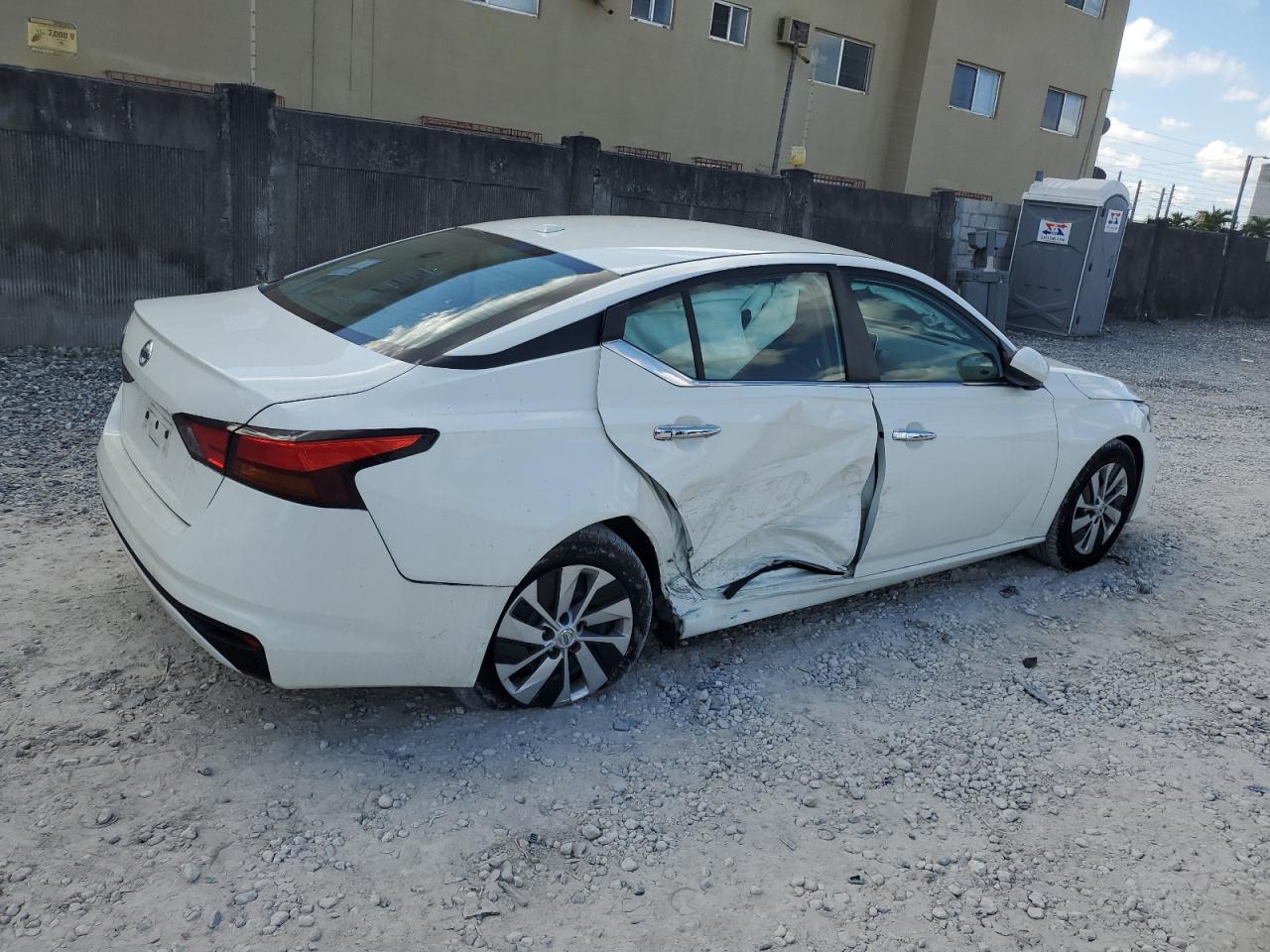 2019 Nissan Altima - Image 3